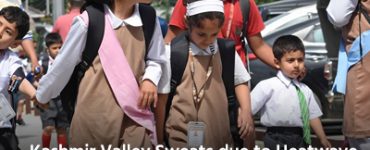 Kashmir Valley Sweats due to Heatwave, School Timings Altered to Avoid the Heat