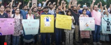 Patna AIIMS Resident Doctors Stage Demonstration Against RJD MLA Patna AIIMS Resident Doctors Stage Demonstration Against RJD MLA Chetan Anand For Misbehavior Anand For Misbehavior